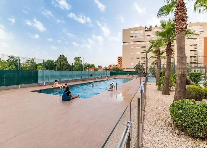 Moderno Con Piscina Y Parking